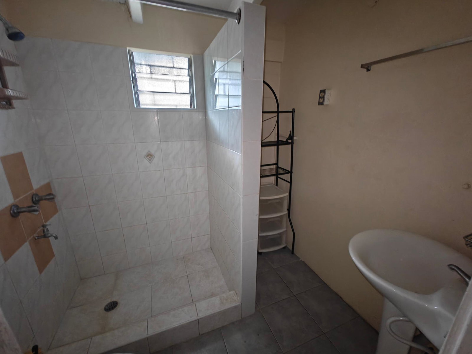 Seventh image of 5 Liguanea Drive, Kingston in Kingston 6, St. Andrew, Jamaica - property is For Rent