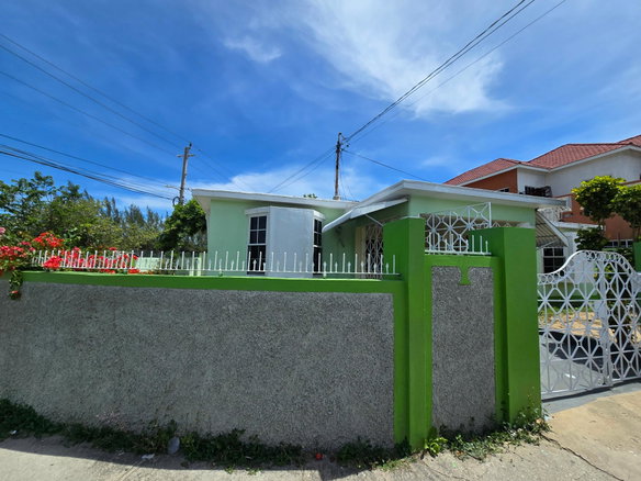 First image of Portmore Drive, Passagefo in Passage Fort, St. Catherine, Jamaica - property is For Rent