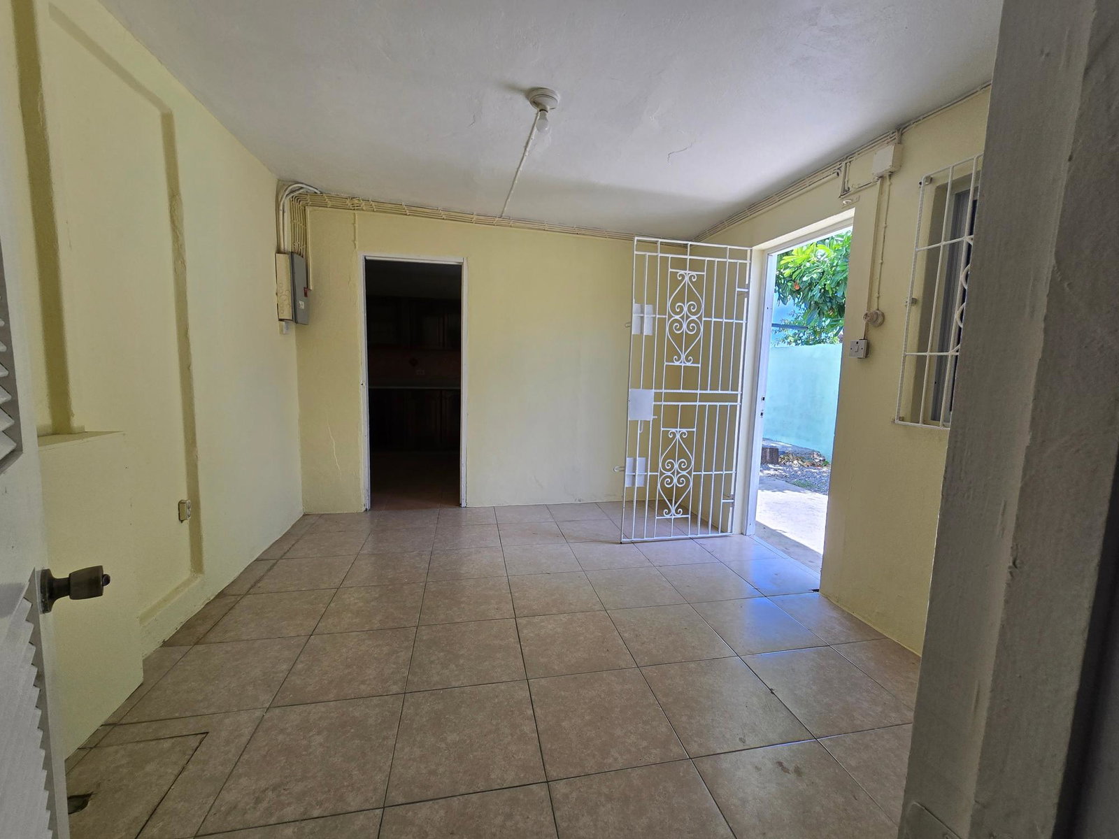 Thirteenth image of Portmore Drive, Passagefo in Passage Fort, St. Catherine, Jamaica - property is For Rent