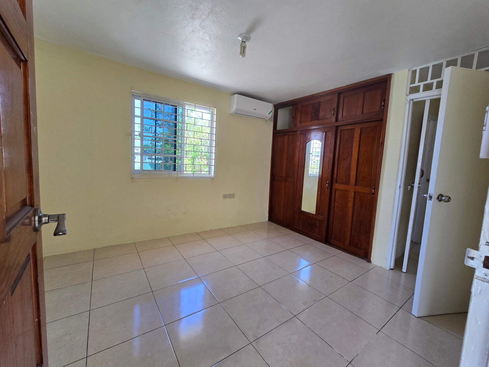 Fifth image of Portmore Drive, Passagefo in Passage Fort, St. Catherine, Jamaica - property is For Rent