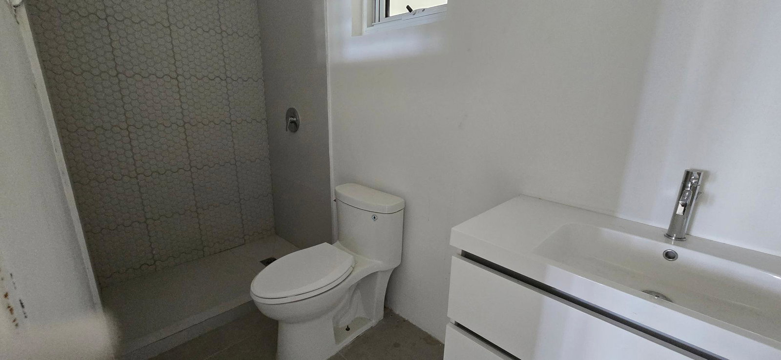 Seventh image of Apt D-30 Beverly Drive in Kingston 6, St. Andrew, Jamaica - property is For Rent