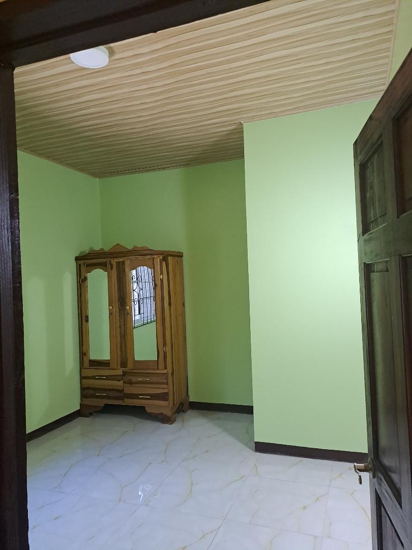 Seventh image of 4 Roehampton Mews in Kingston 19, St. Andrew, Jamaica - property is For Rent