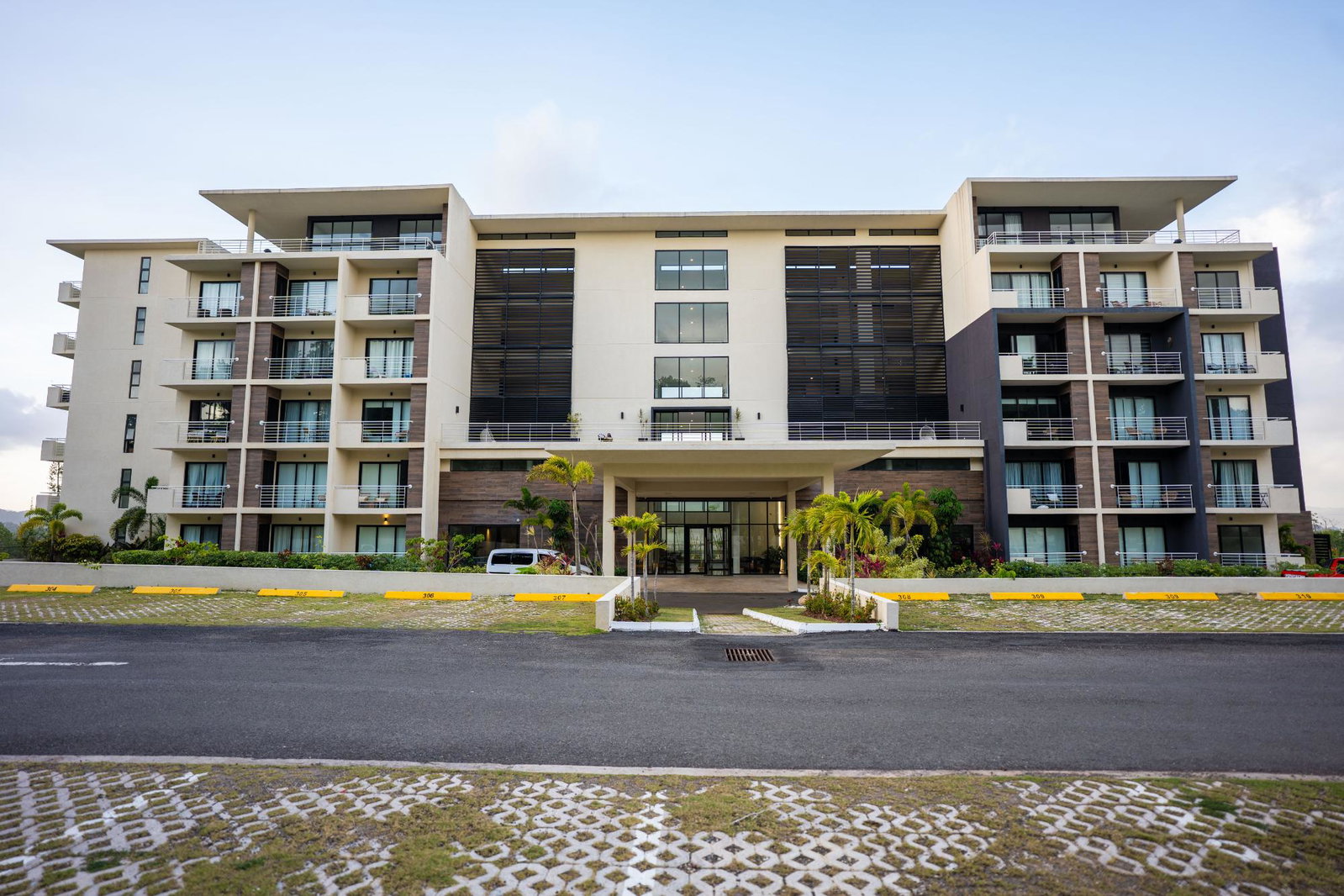 Third image of 310- Avista Bloomfield, Mandev in Mandeville, Manchester, Jamaica - property is For Sale