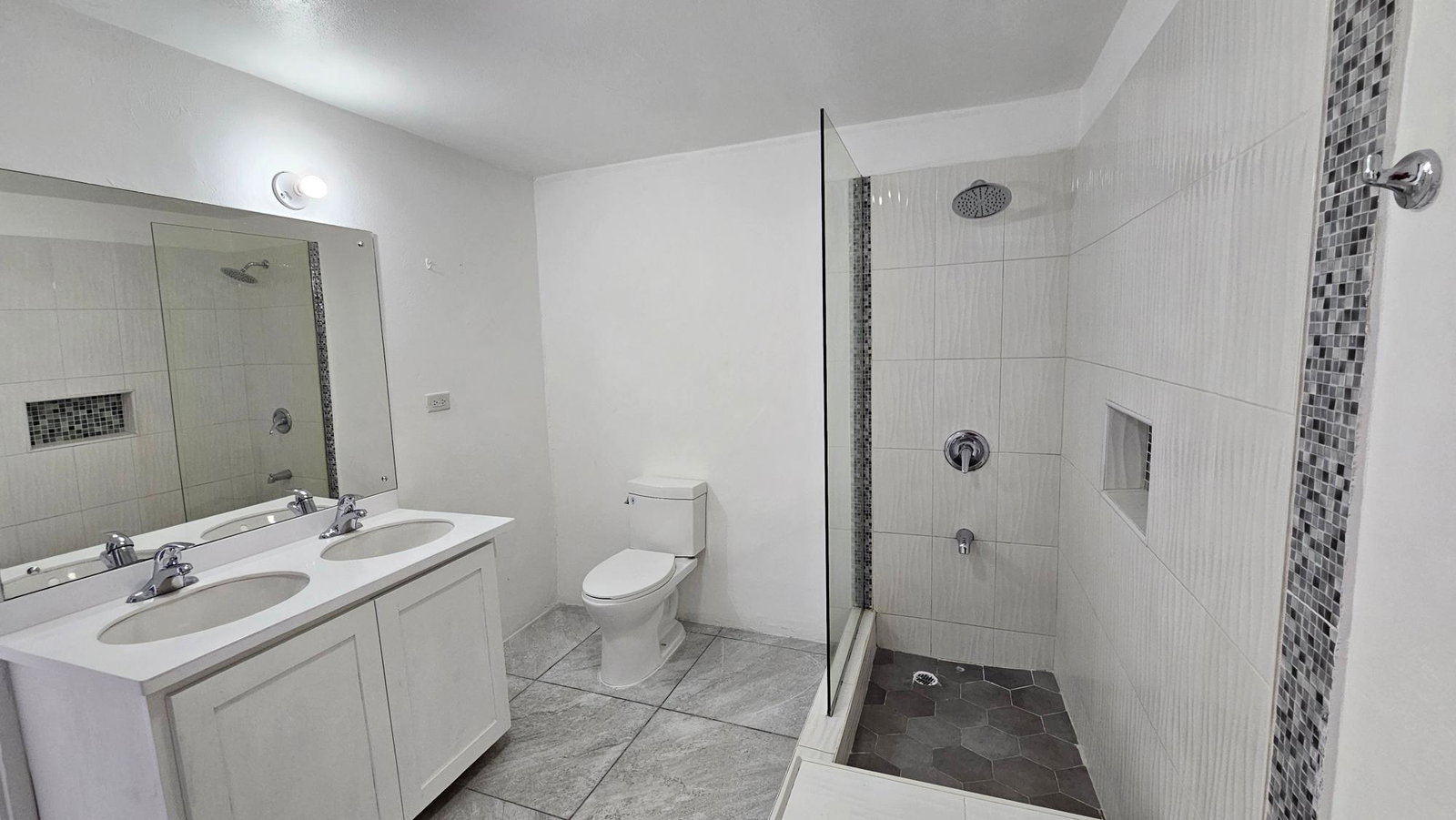 Twenty-Eighth image of 8 Donhead Close in Kingston 6, St. Andrew, Jamaica - property is For Rent