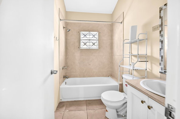Tenth image of 583- Phoenix Boulevard in Phoenix Park, St. Catherine, Jamaica - property is For Rent