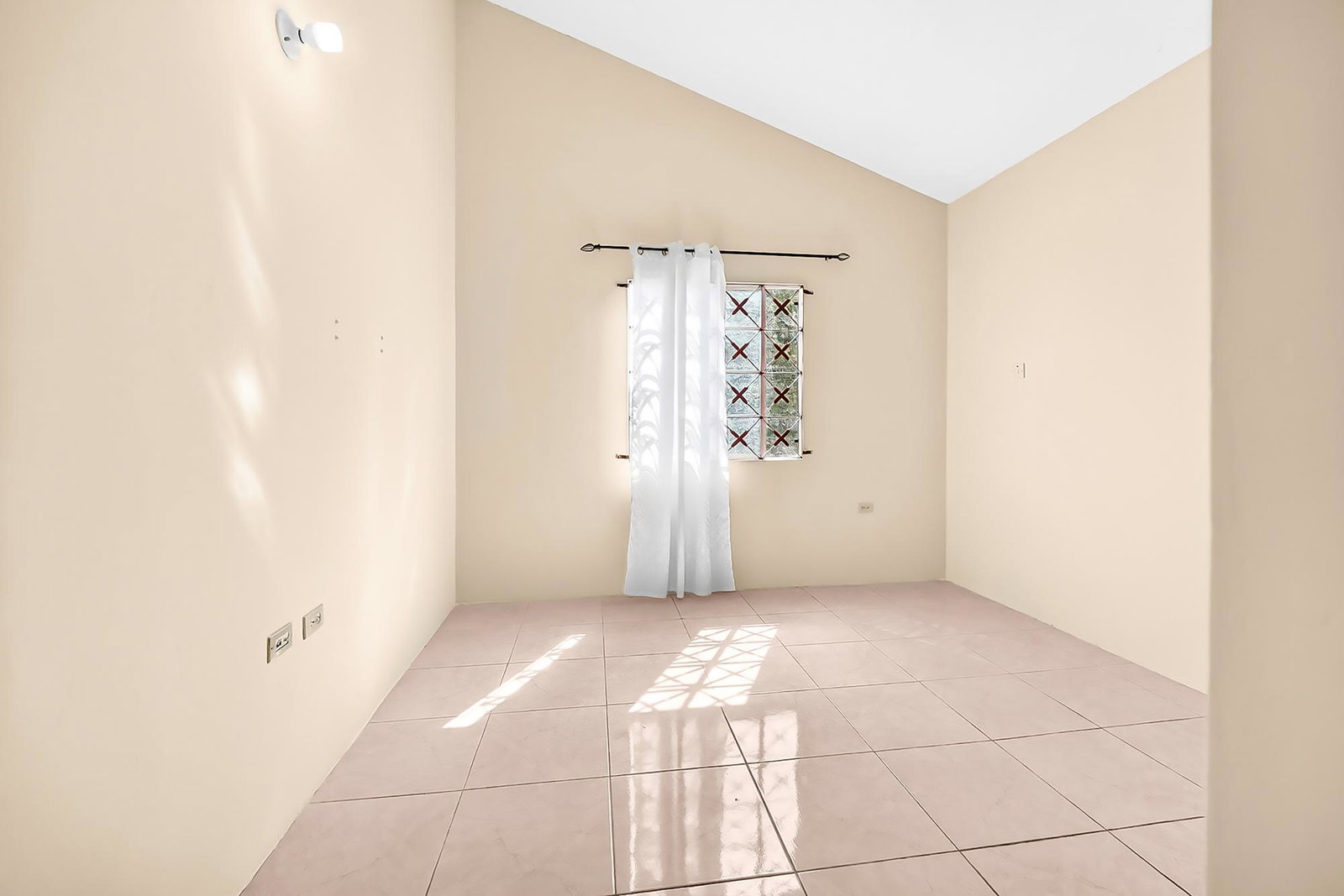 Eleventh image of 583- Phoenix Boulevard in Phoenix Park, St. Catherine, Jamaica - property is For Rent