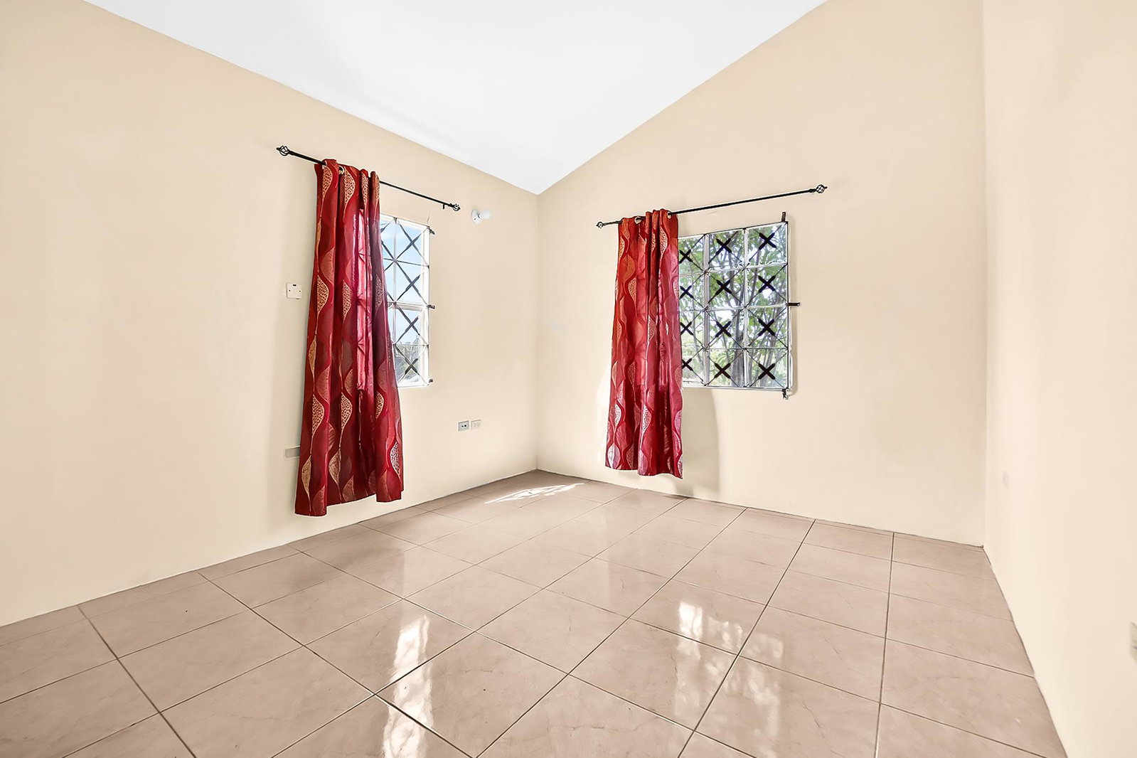 Seventh image of 583- Phoenix Boulevard in Phoenix Park, St. Catherine, Jamaica - property is For Rent