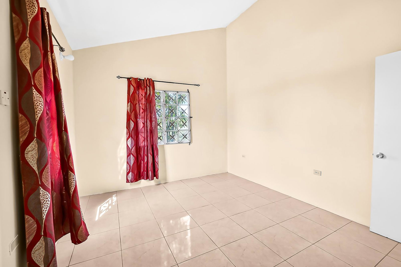 Ninth image of 583- Phoenix Boulevard in Phoenix Park, St. Catherine, Jamaica - property is For Rent