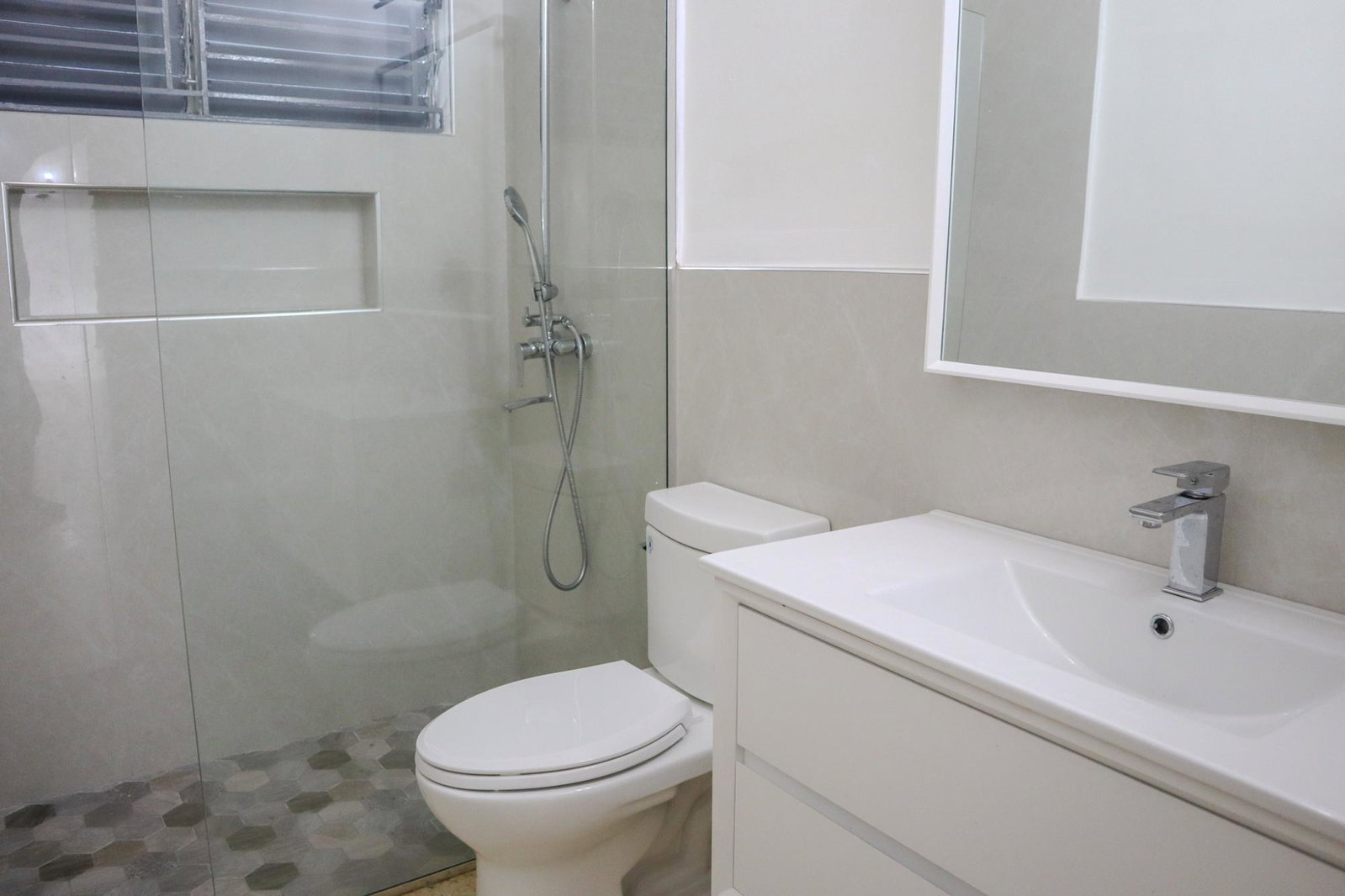 Twenty-Fifth image of 14 Unity Hall in Unity Hall, St. James, Jamaica - property is For Rent