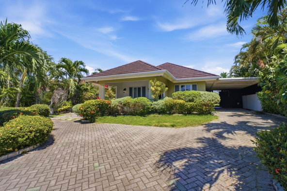 First image of Heleconia Coolshade Richm in Richmond, St. Ann, Jamaica - property is For Sale