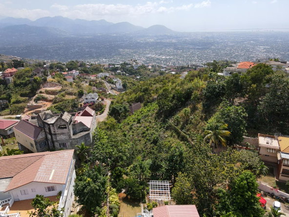 Tenth image of 6 Sterling Castle, Kingston in Kingston 19, St. Andrew, Jamaica - property is For Sale