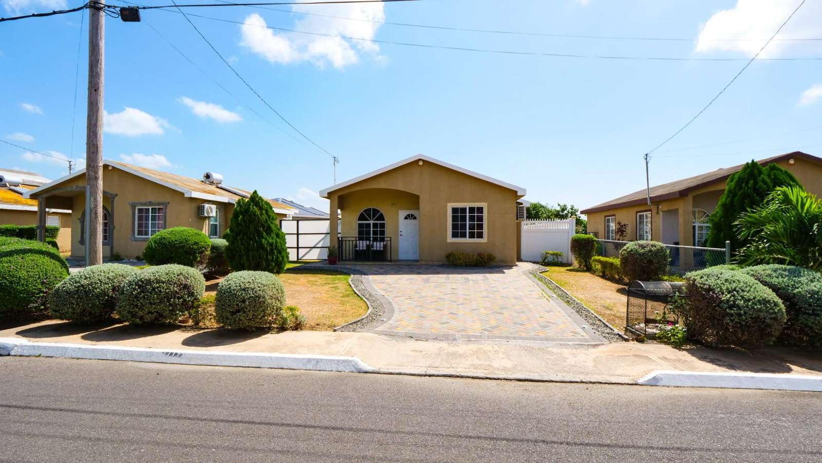First image of 881 Phoenix Park Village in Greater Portmore, St. Catherine, Jamaica - property is For Sale