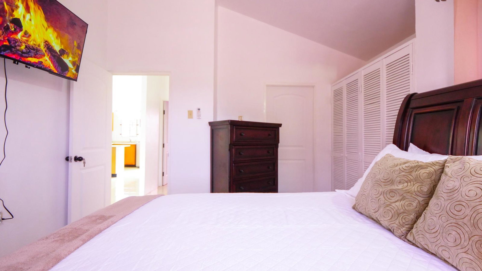 Eighteenth image of 881 Phoenix Park Village in Greater Portmore, St. Catherine, Jamaica - property is For Sale