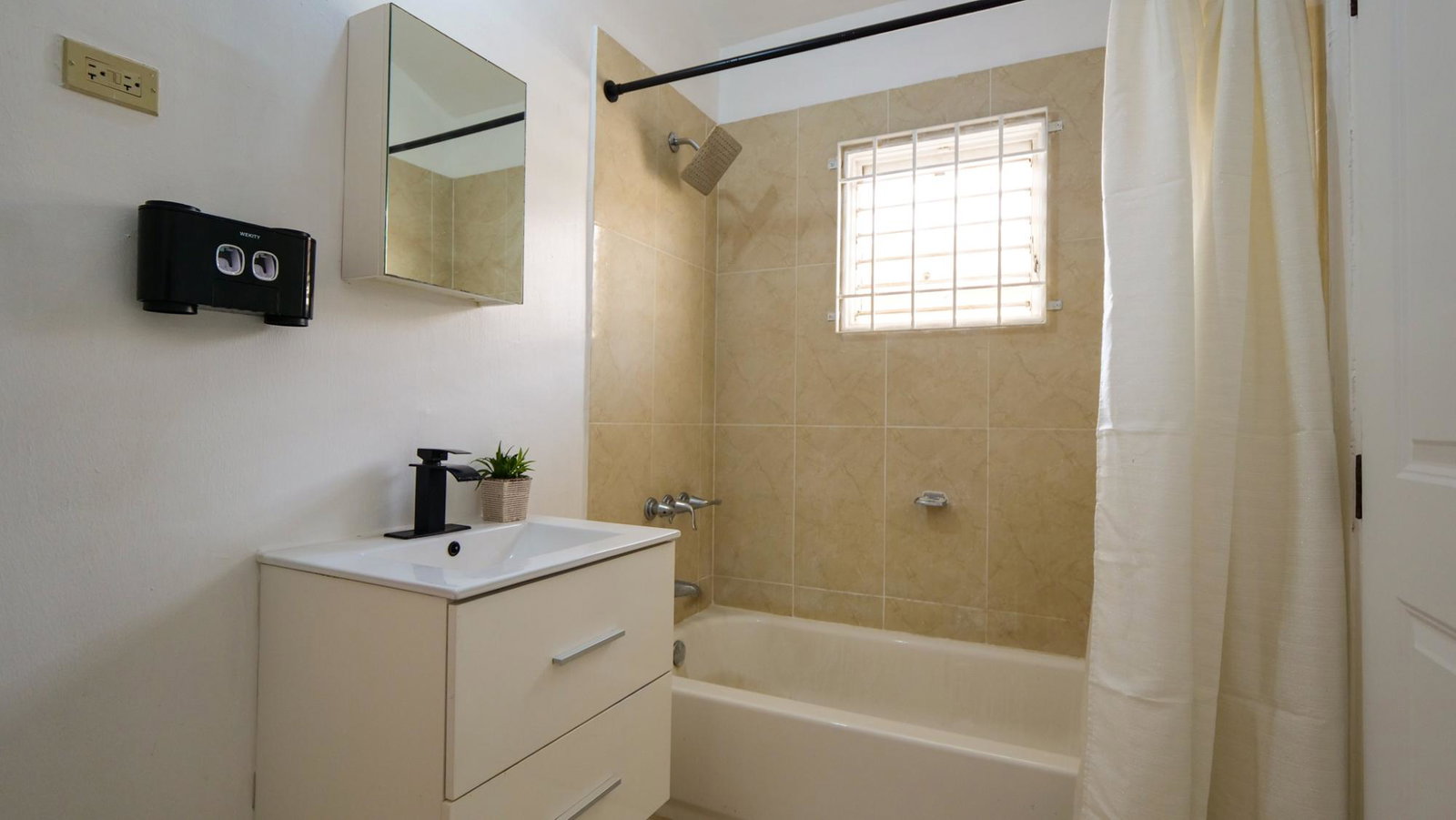 Twenty-Second image of 881 Phoenix Park Village in Greater Portmore, St. Catherine, Jamaica - property is For Sale