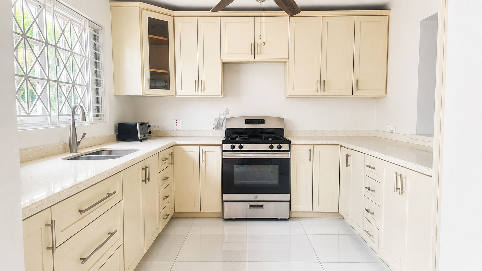 Fourth image of 3 Ridgeway Terrace, Kingsto in Kingston 6, St. Andrew, Jamaica - property is For Sale