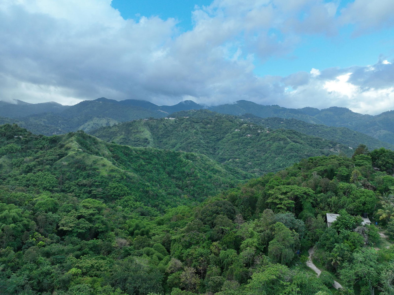 Thirteenth image of Skyline Drive, Jacks Hill in Kingston 6, St. Andrew, Jamaica - property is For Sale