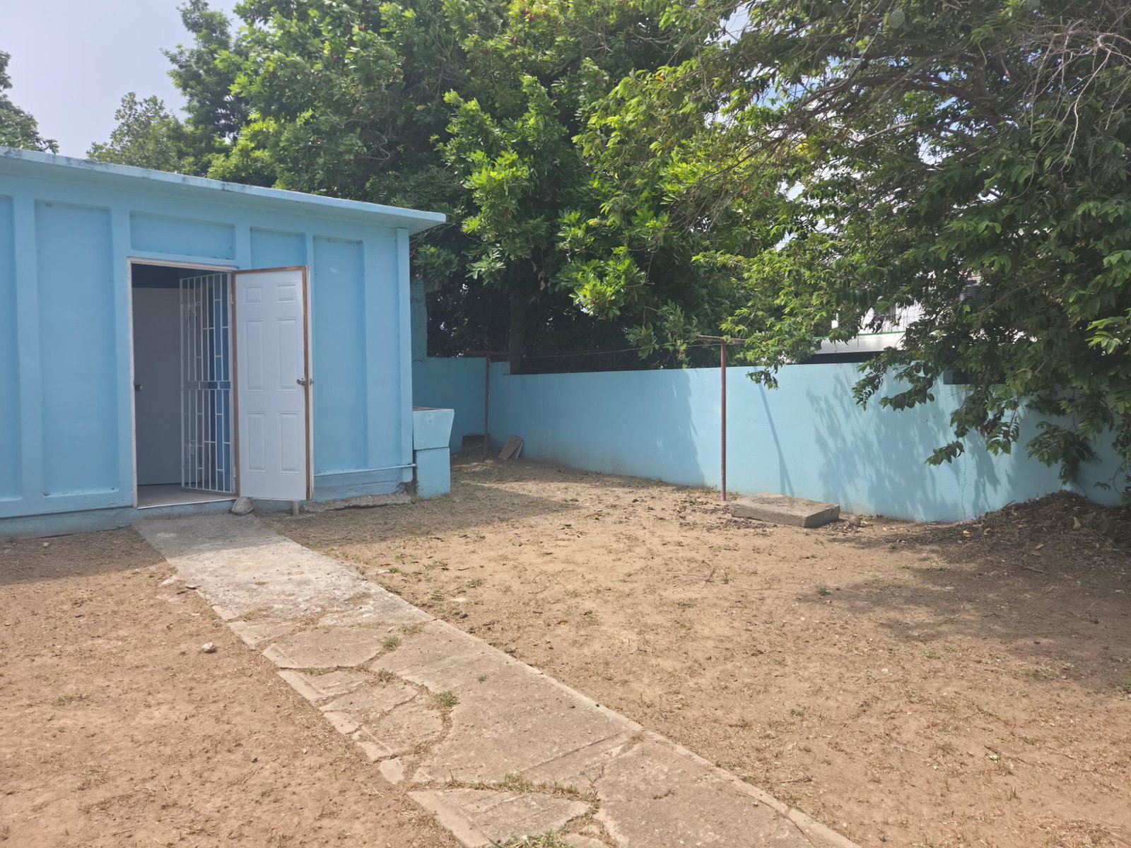 Second image of 161 39 Nw, 25th Way Daytona in Greater Portmore, St. Catherine, Jamaica - property is For Sale