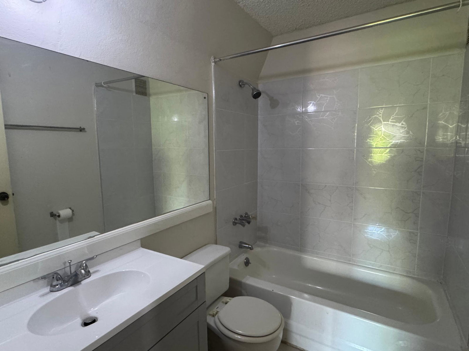Third image of 516-11 Kensington Crescent in Kingston 5, St. Andrew, Jamaica - property is For Rent