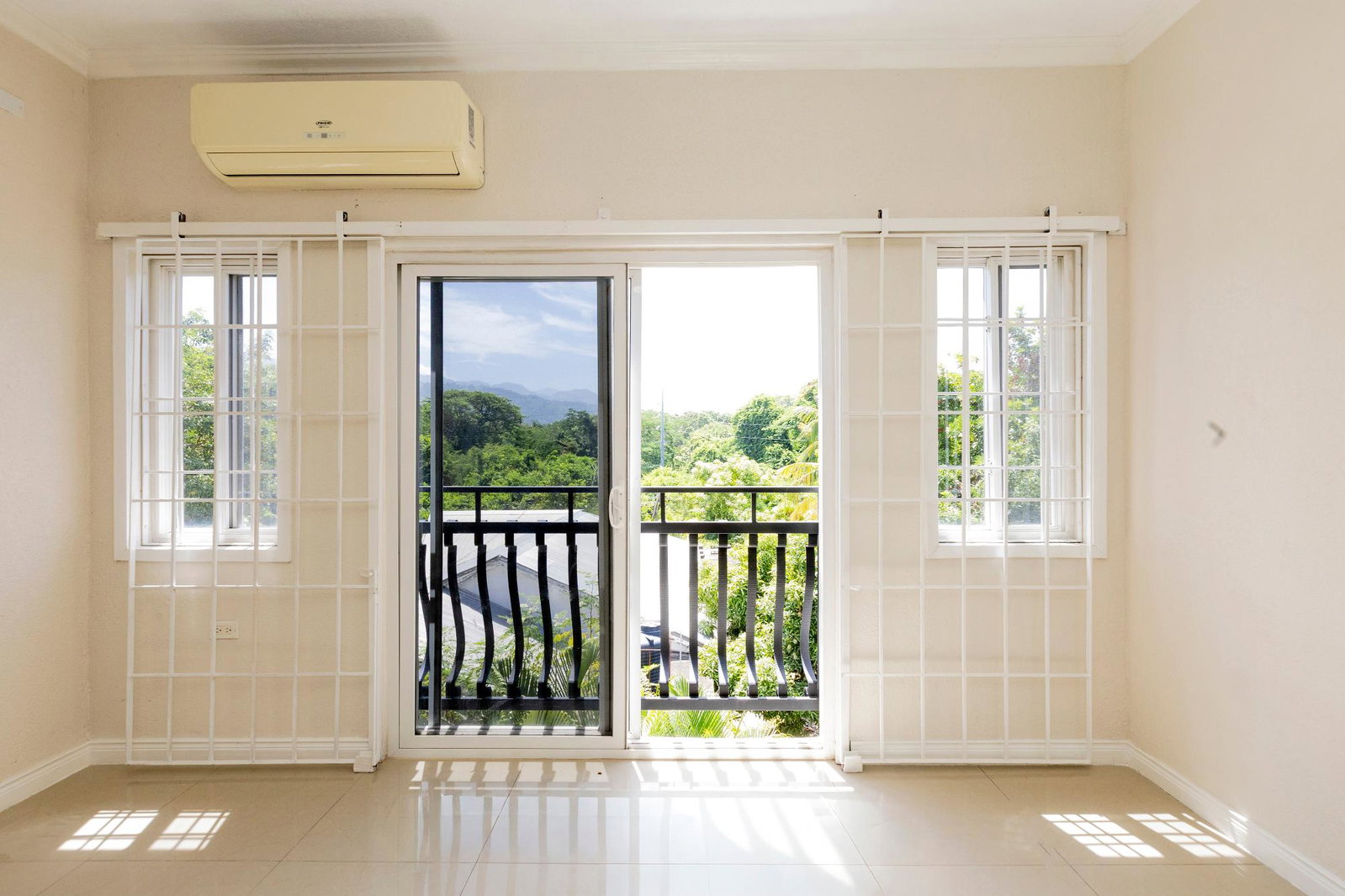 Tenth image of 16-3 Washington Drive in Kingston 10, St. Andrew, Jamaica - property is For Rent