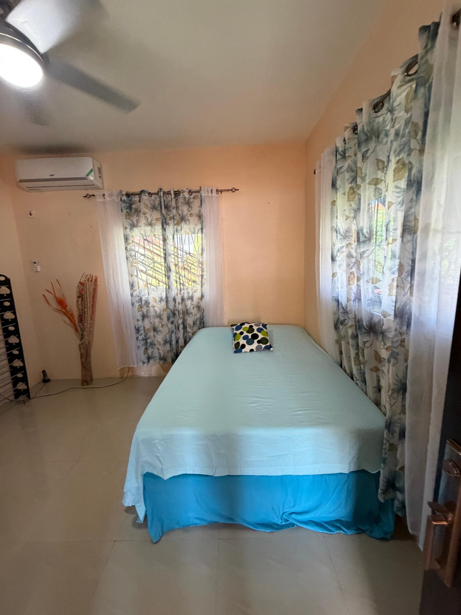 Fifth image of 686 33rd Way 3 East in Greater Portmore, St. Catherine, Jamaica - property is For Rent
