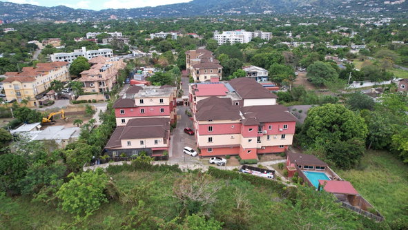 Fifth image of 24-9-11 Washington Drive, Condomi in Kingston 10, St. Andrew, Jamaica - property is For Rent