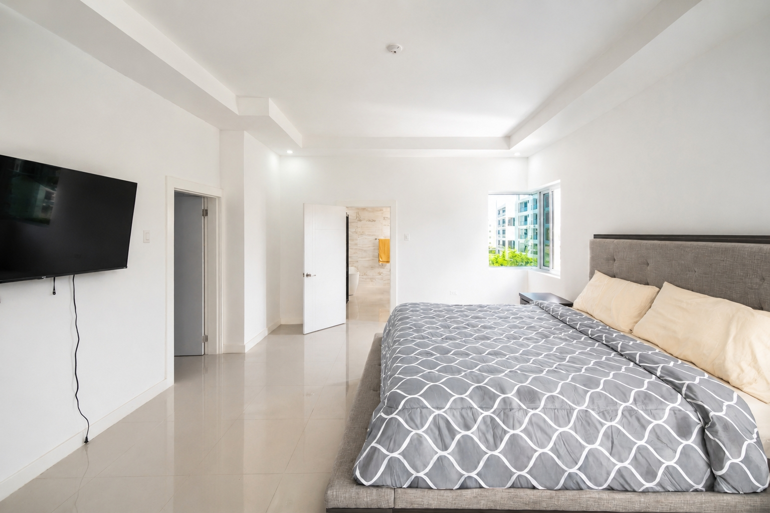 Seventeenth image of 14-17 Kings Drive, Kingston in Kingston 6, St. Andrew, Jamaica - property is For Sale