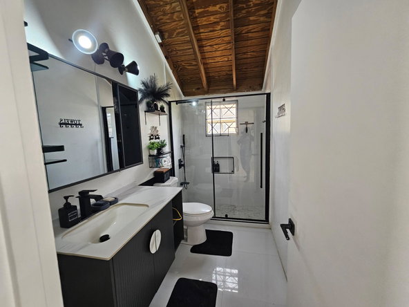 Seventh image of 194 Palm Circle in MAGIL PALMS, St. Catherine, Jamaica - property is For Sale