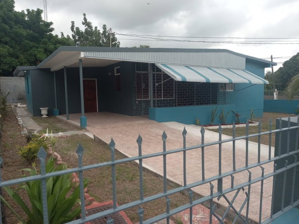 Fifteenth image of 2 Emerald Terrace in Kingston 19, St. Andrew, Jamaica - property is For Rent