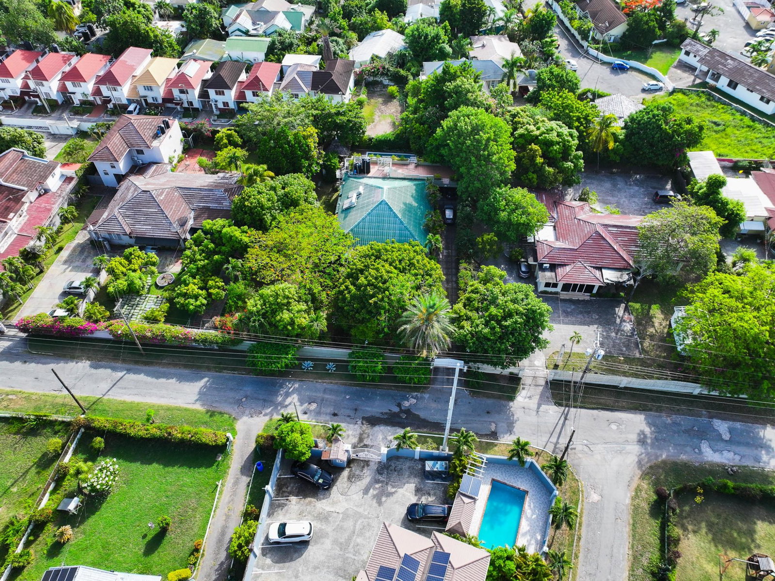 Seventeenth image of 1b Sandhurst Avenue, Kingsto in Kingston 6, St. Andrew, Jamaica - property is For Sale