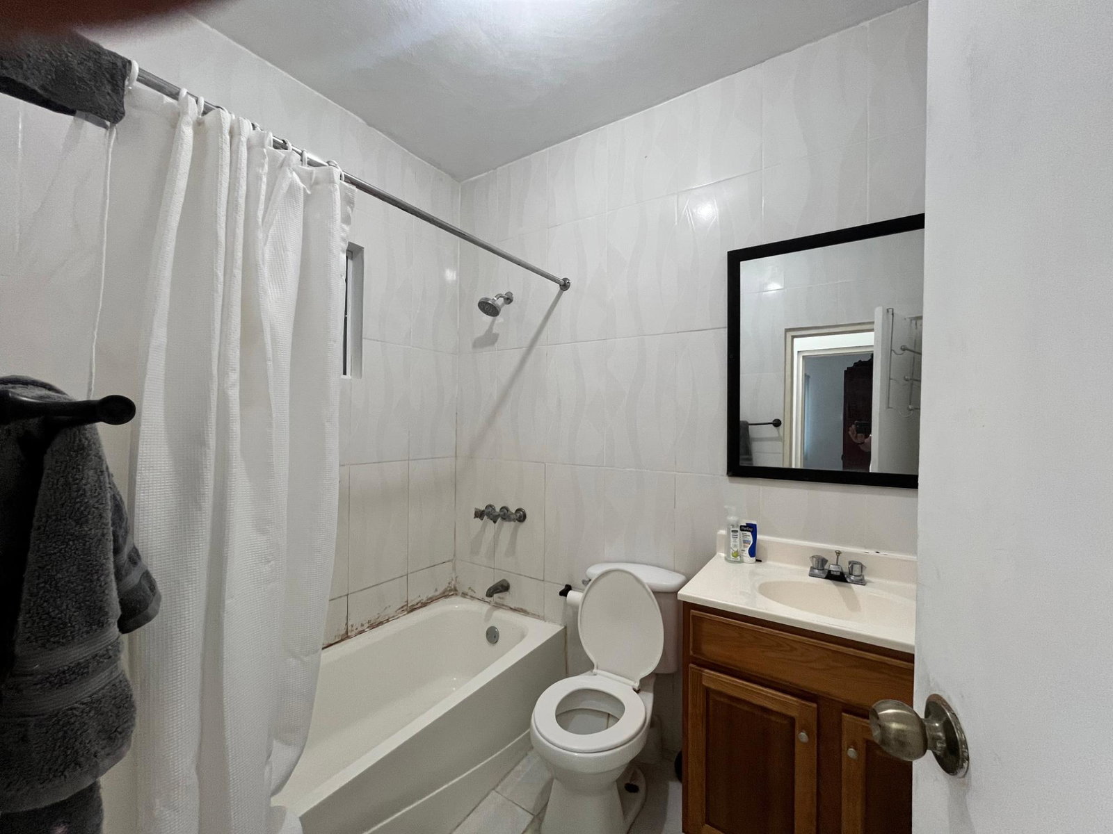 Eighth image of 22-301 Giradet tr in Montego Bay, St. James, Jamaica - property is For Rent