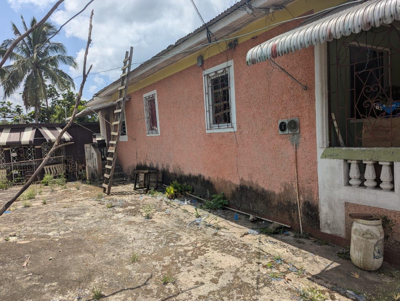 Fourth image of Commodore Linstead in Linstead, St. Catherine, Jamaica - property is For Sale