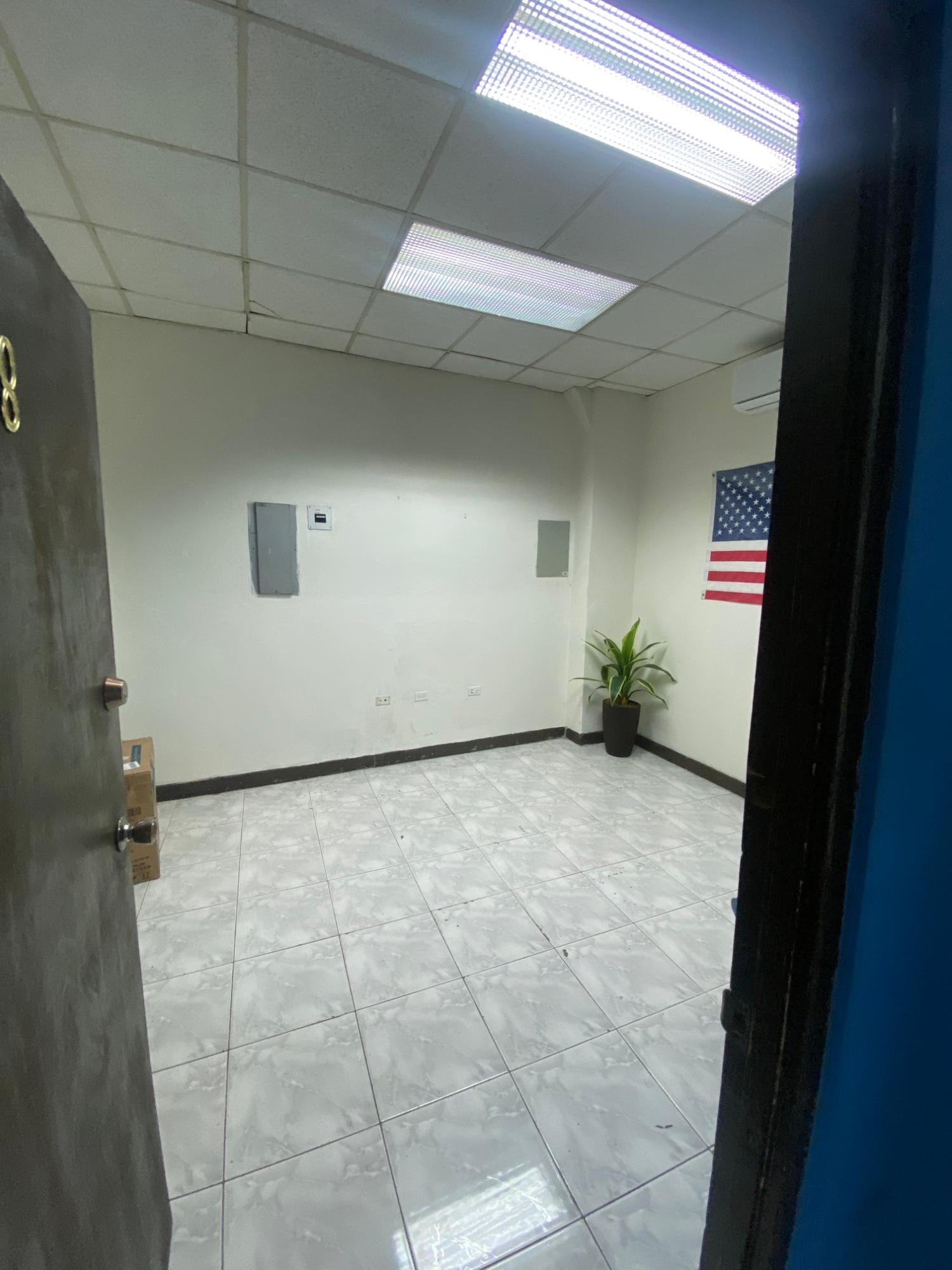 Seventh image of 101-103 Harbour Street in KINGSTON, Kingston, Jamaica - property is For Rent