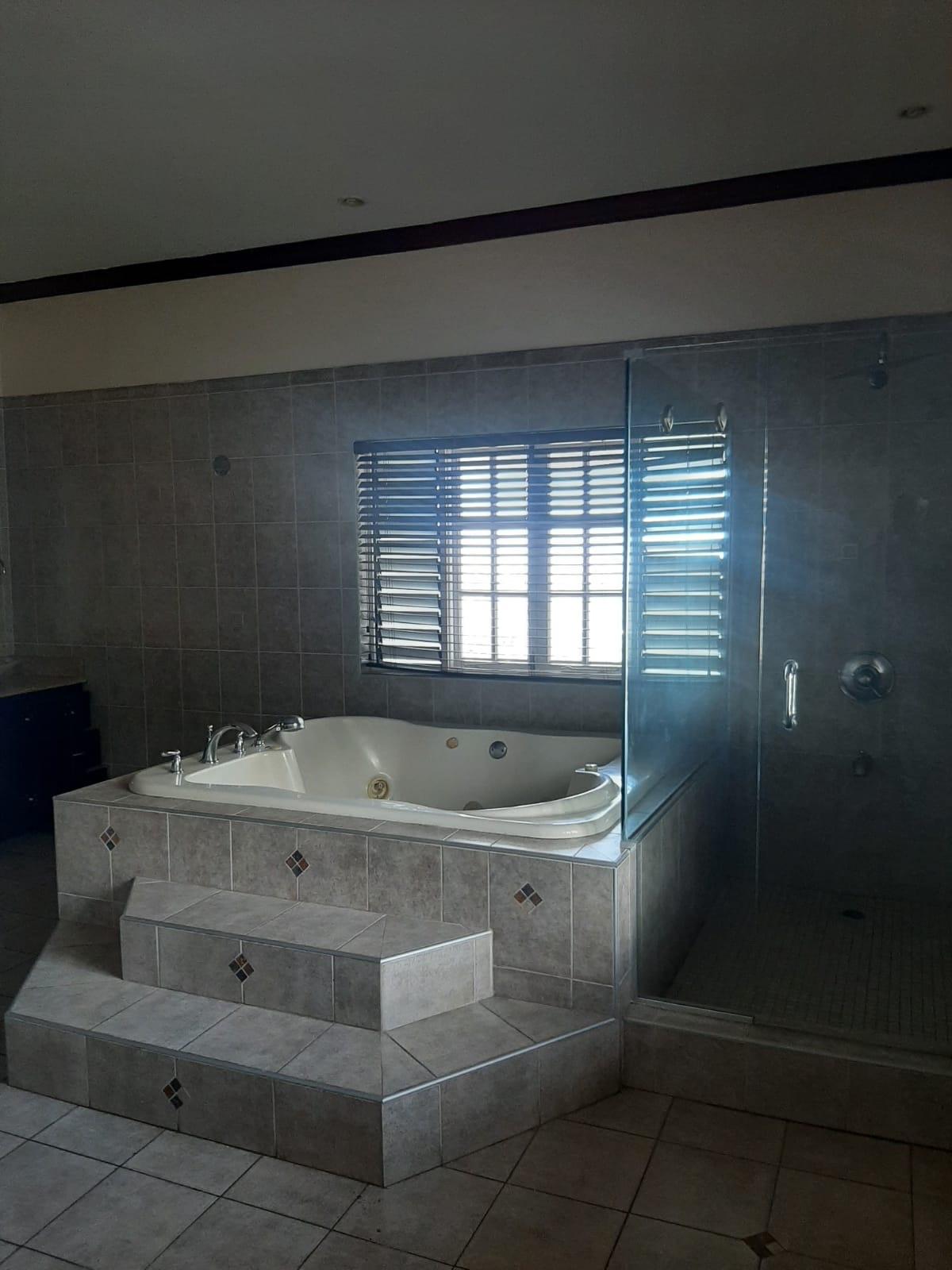 Thirteenth image of Red Hills Road in Kingston 19, St. Andrew, Jamaica - property is For Rent