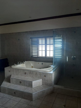 Thirteenth image of Red Hills Road in Kingston 19, St. Andrew, Jamaica - property is For Rent