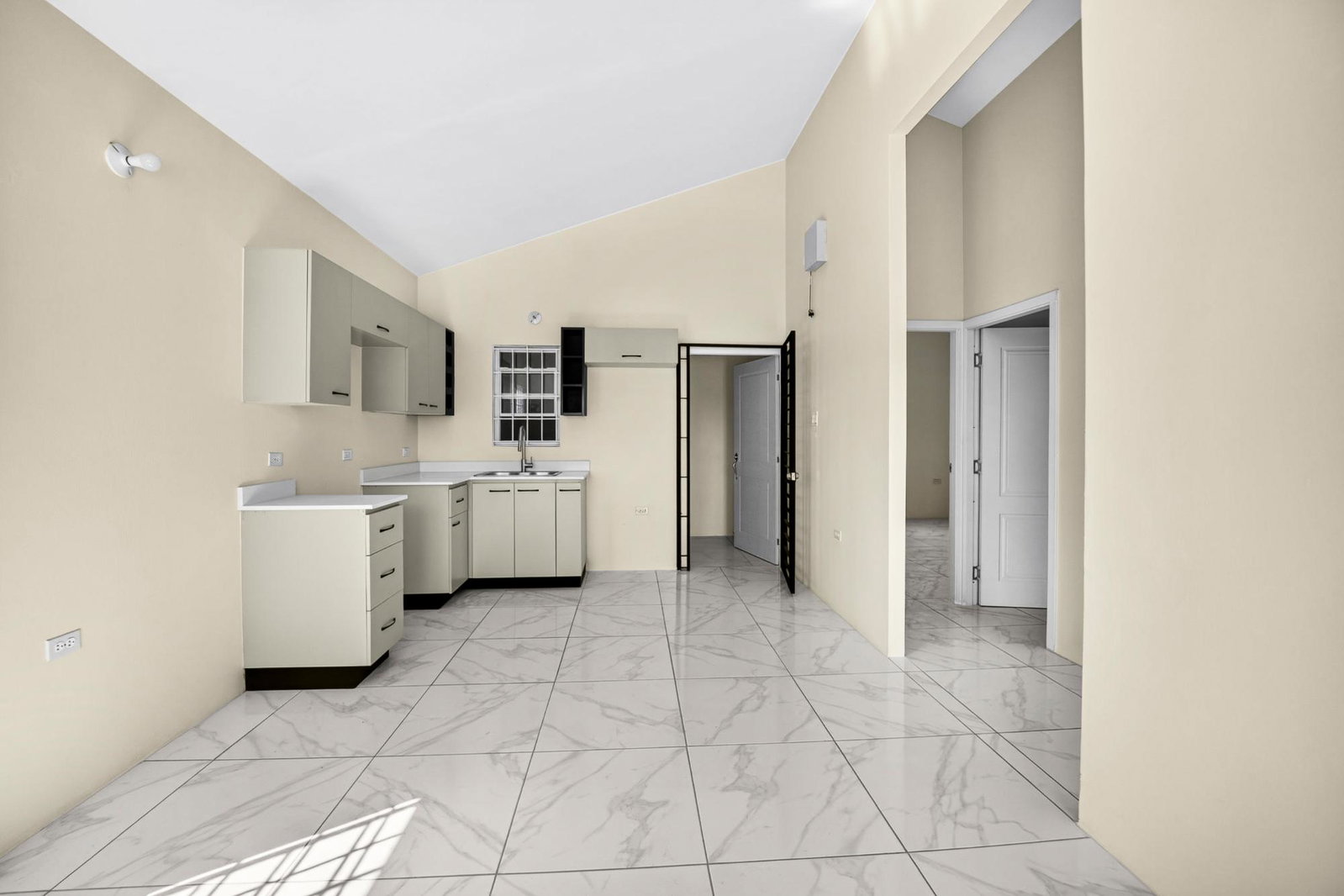 Second image of 25- Phoenix Park Village ii in Phoenix Park, St. Catherine, Jamaica - property is For Rent