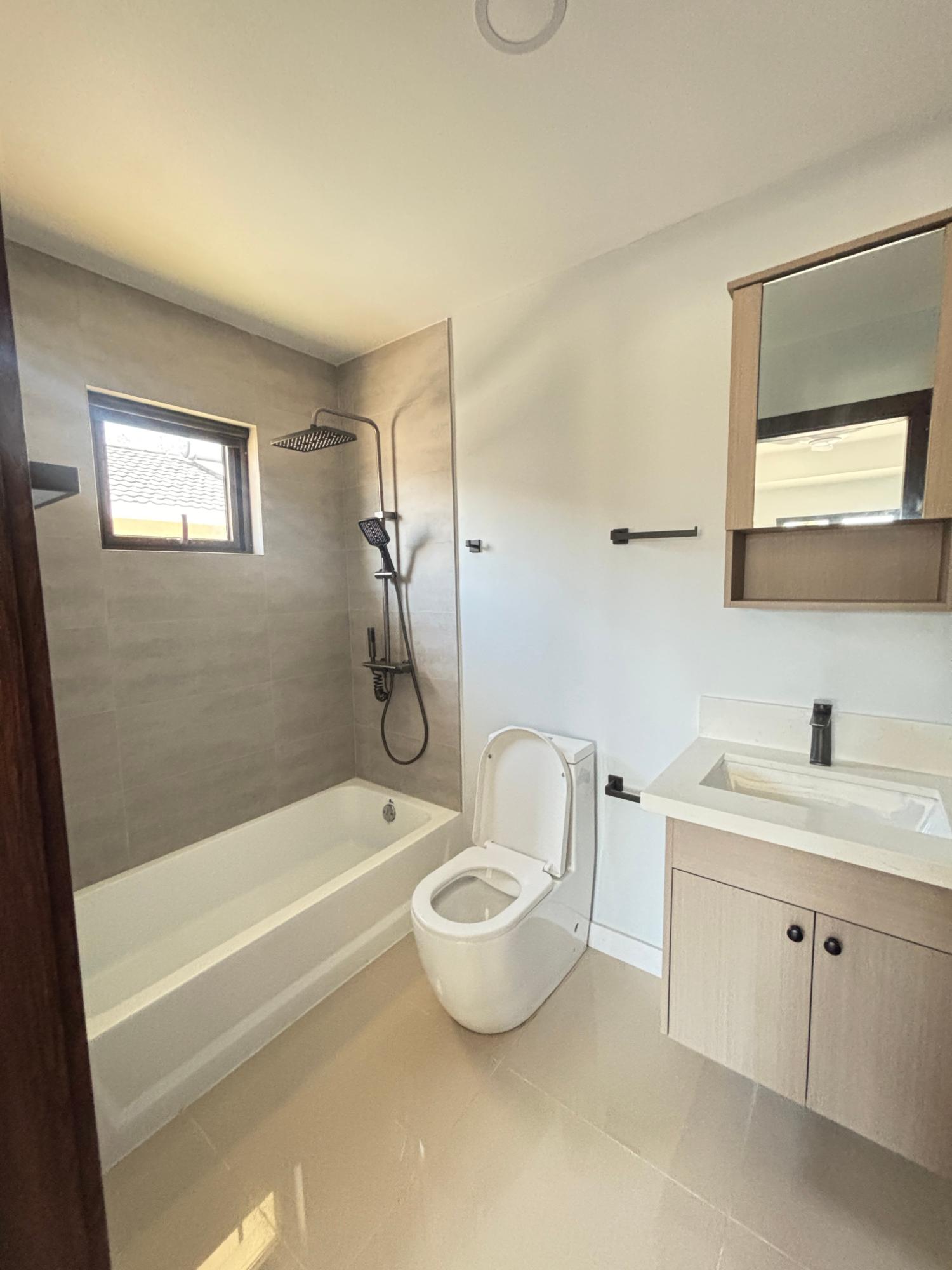 Ninth image of 346 Oak Estate, Phase 4, St. in Spanish Town, St. Catherine, Jamaica - property is For Rent
