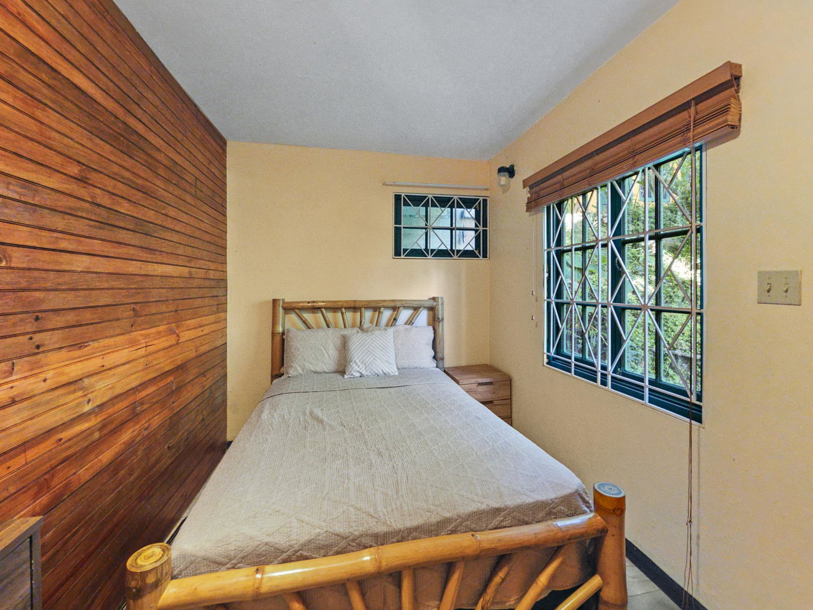 Seventeenth image of 6 Skyline Drive in Kingston 6, St. Andrew, Jamaica - property is For Rent