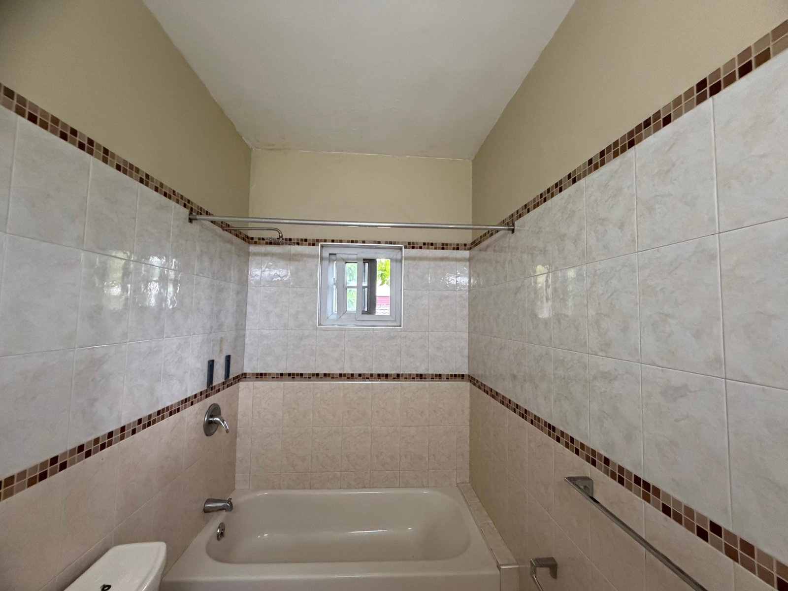 Eleventh image of 5- Belgrade Loop in Kingston 19, St. Andrew, Jamaica - property is For Rent
