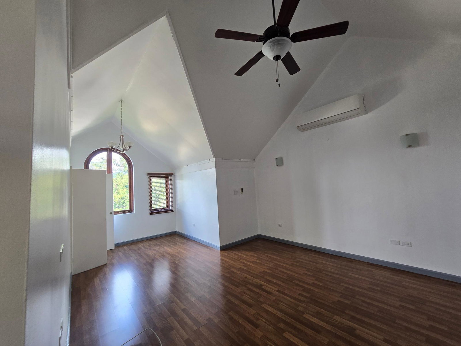Eighteenth image of 1a Beverley Vale Close in Kingston 6, St. Andrew, Jamaica - property is For Rent