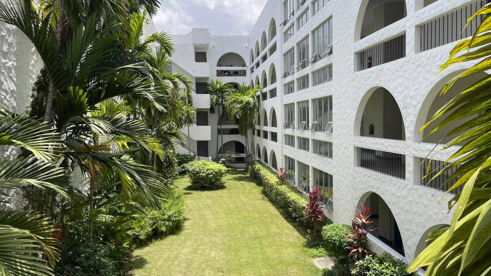 Fourth image of 1 h West-17 Kingsway Avenue in Kingston 10, St. Andrew, Jamaica - property is For Rent