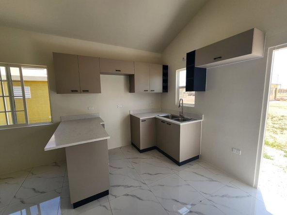 Sixth image of 1243 Phoenix Park, Vill 2, Ph4 in Phoenix Park, St. Catherine, Jamaica - property is For Rent