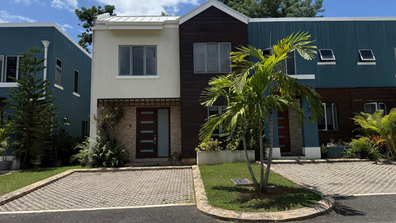 Second image of 5-1a Barton Aerie Road in Kingston 9, St. Andrew, Jamaica - property is For Rent