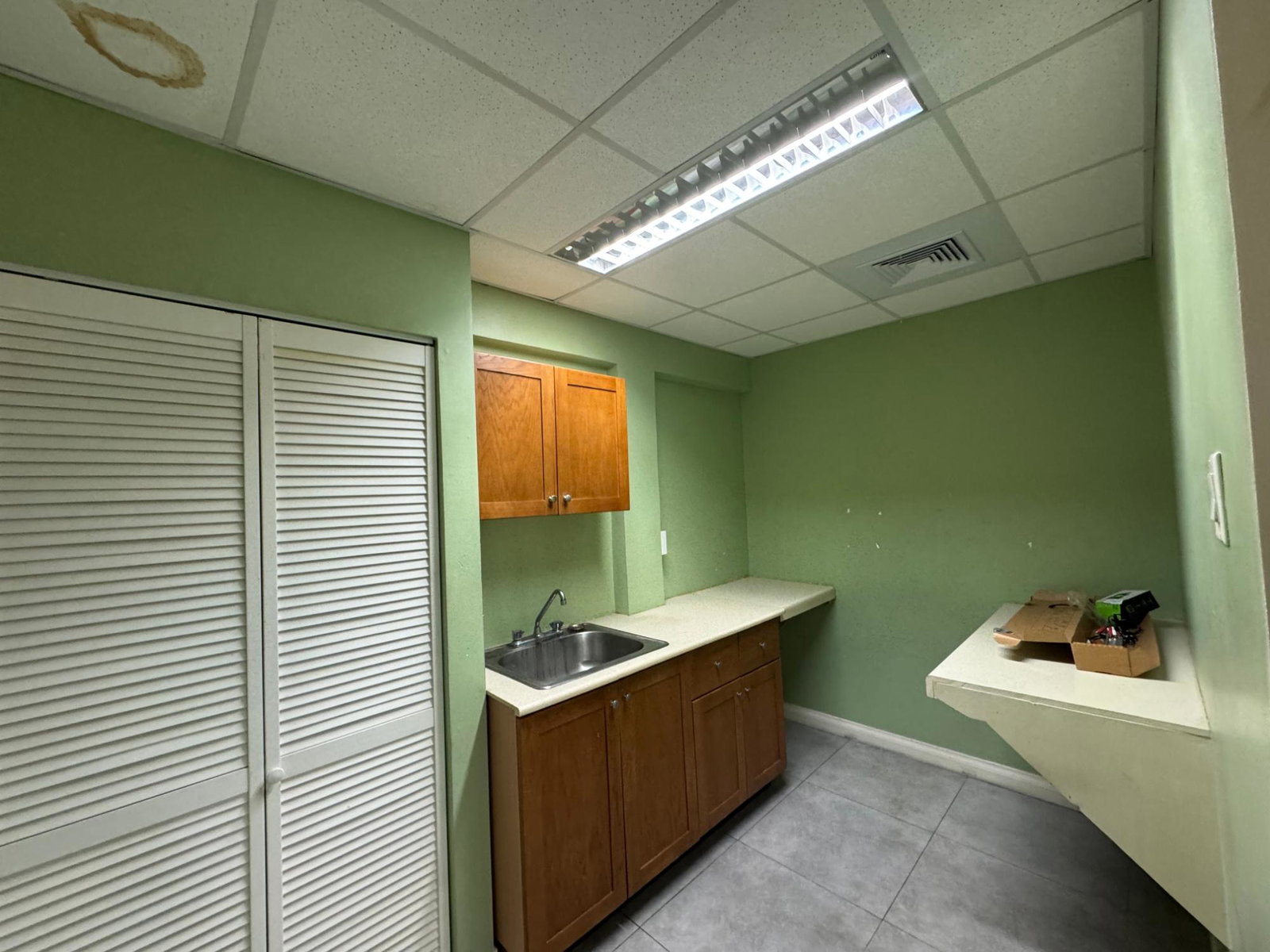 Sixth image of 20-31 Upper Waterloo rd in Kingston 10, St. Andrew, Jamaica - property is For Rent