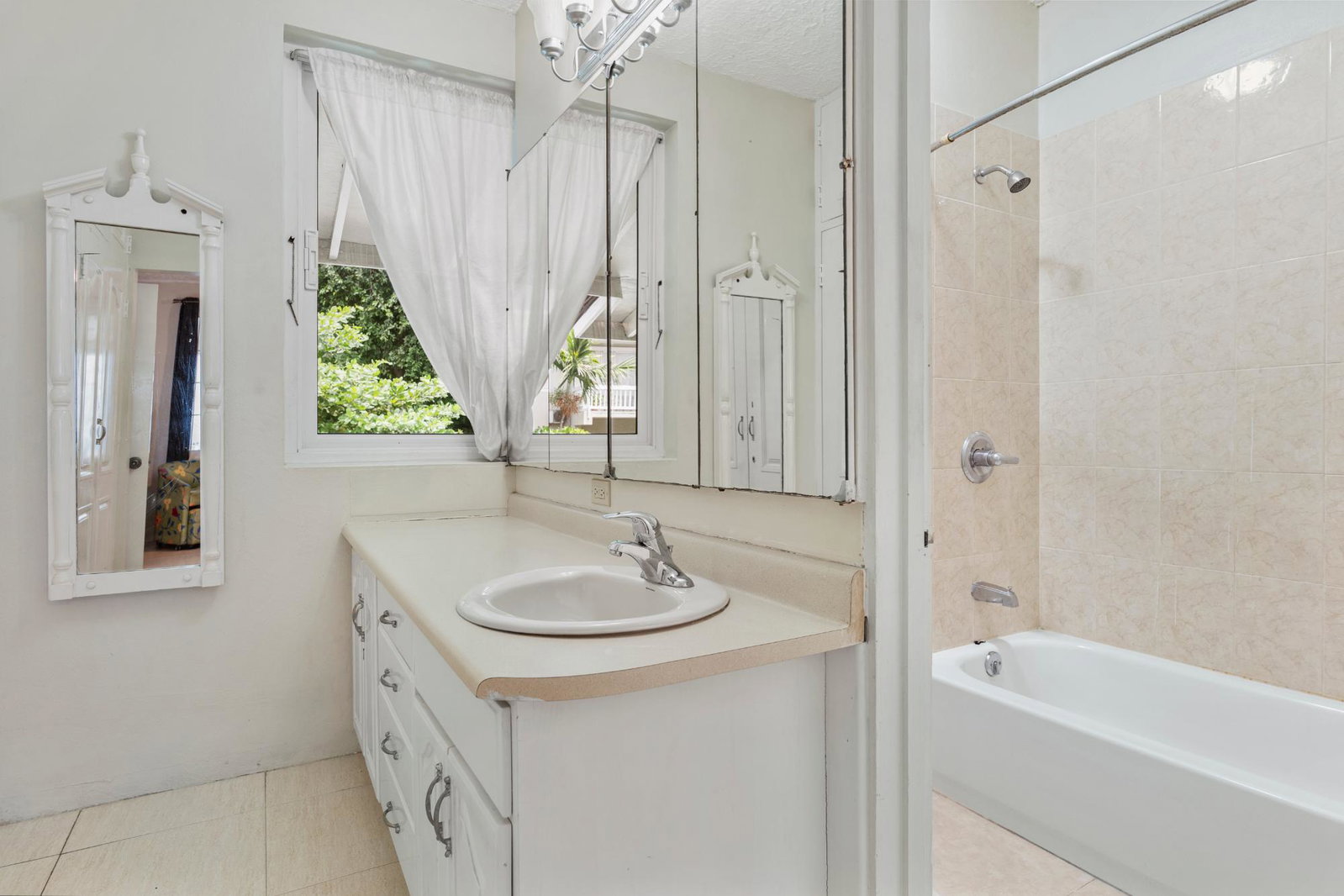 Tenth image of Columbus Heights in Ocho Rios, St. Ann, Jamaica - property is For Rent