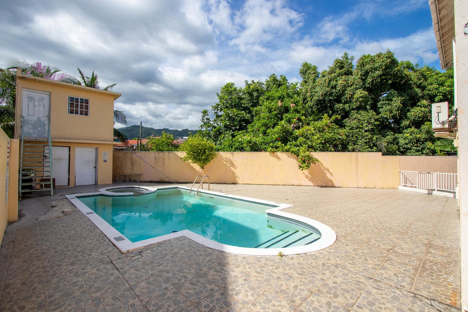 Eighth image of 15-9 Ottawa Avenue in Kingston 6, St. Andrew, Jamaica - property is For Rent