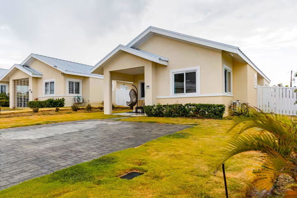 Third image of 337-44 Ocean Pointe in Point, Hanover, Jamaica - property is For Sale