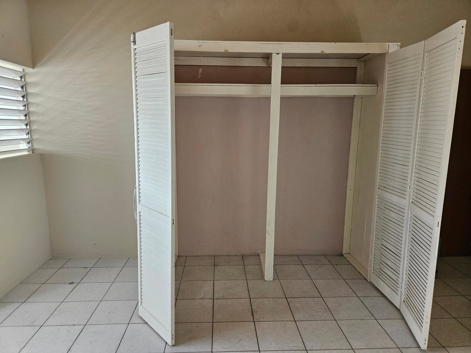 Fifteenth image of 25 Hamilton Drive, Trafalgar in Kingston 10, St. Andrew, Jamaica - property is For Rent