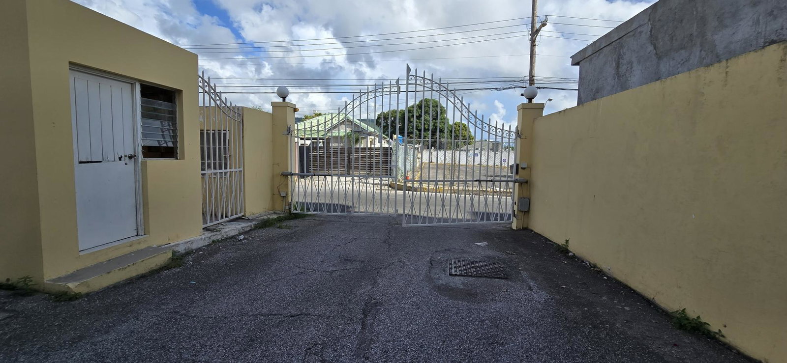 Second image of 17-5 Kensington Crescent in Kingston 5, St. Andrew, Jamaica - property is For Rent