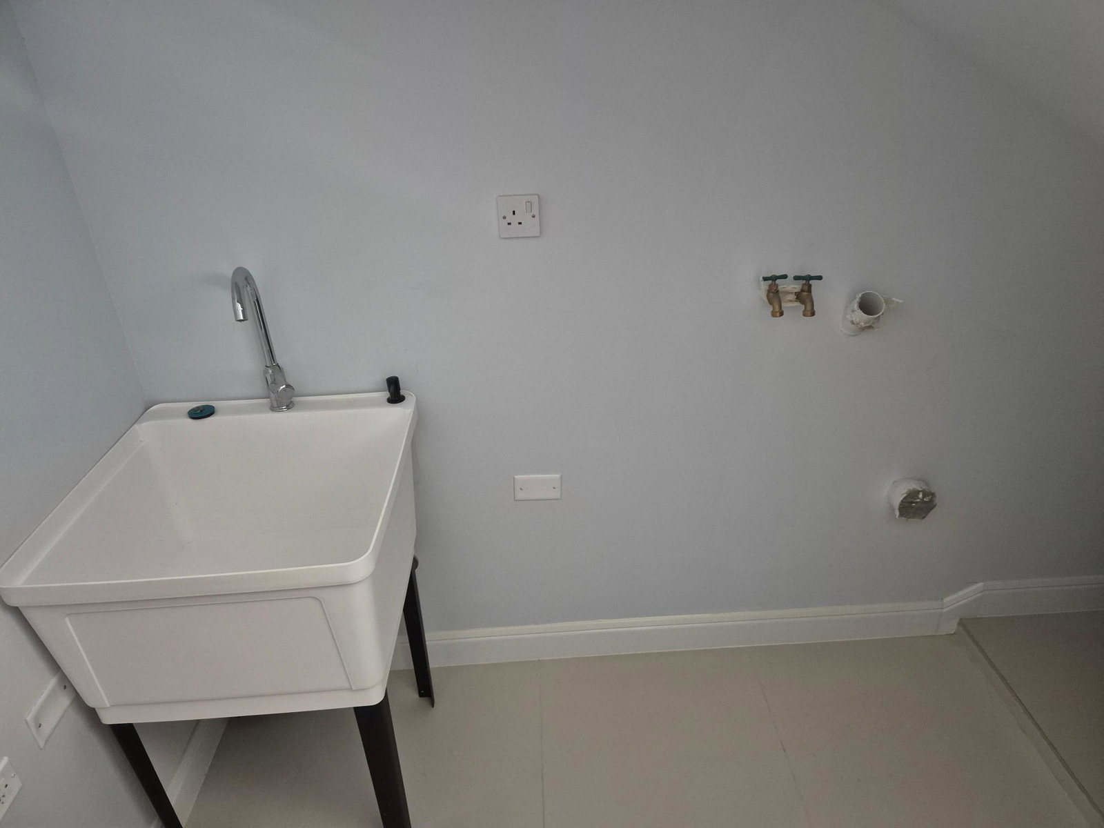 Seventeenth image of 265- Oak Estate in Bernard Lodge, St. Catherine, Jamaica - property is For Rent