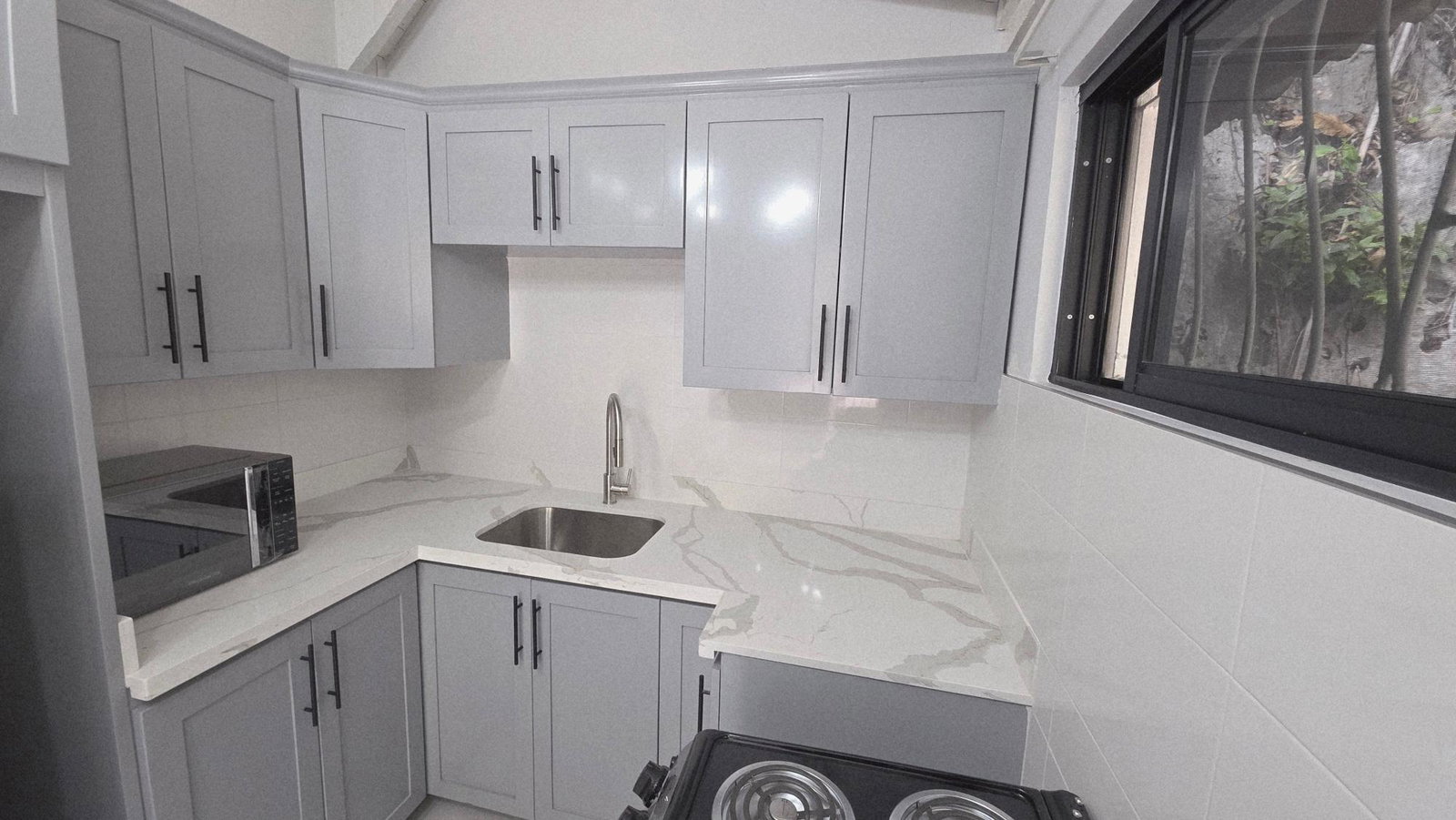 Seventh image of 9 Hopedale Avenue, Kingston in Kingston 6, St. Andrew, Jamaica - property is For Rent